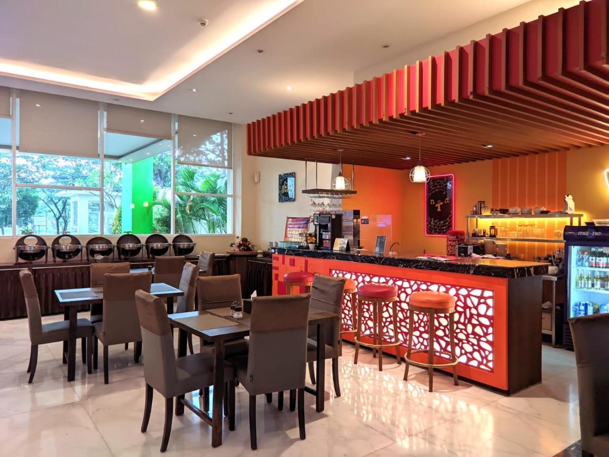 前一普瓦达迪酒店 Purwodadi  外观 照片
