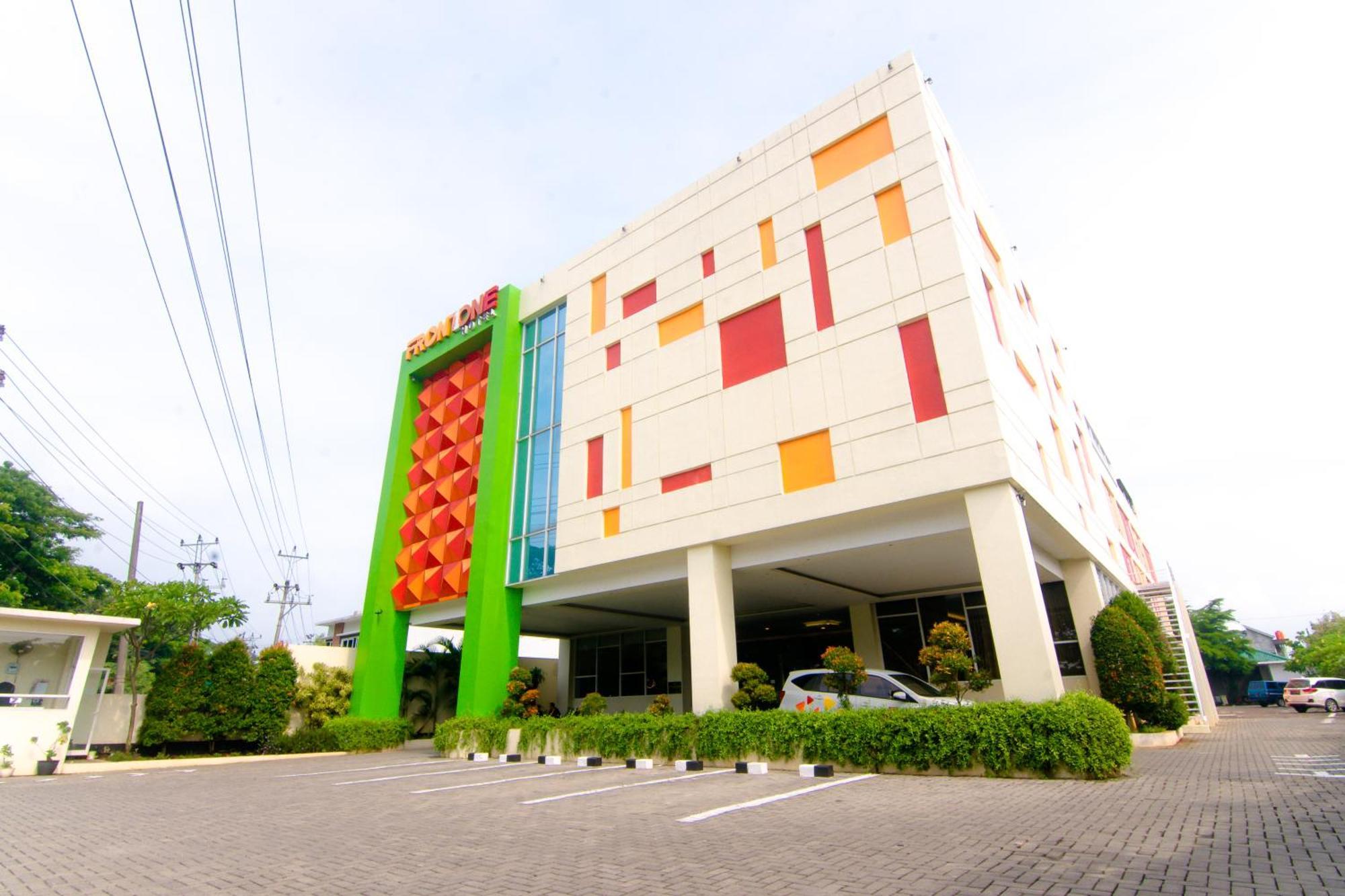 前一普瓦达迪酒店 Purwodadi  外观 照片